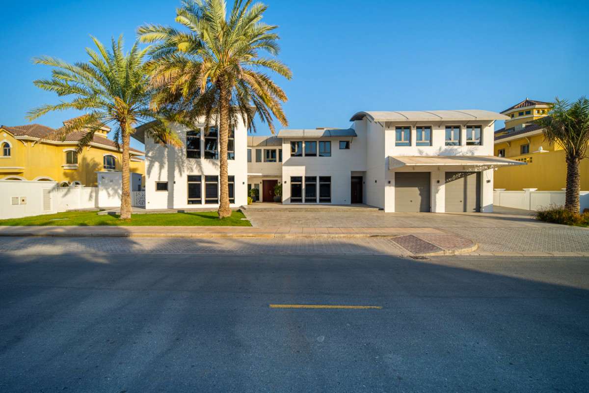 Beachfront Villas in Dubai for Sale